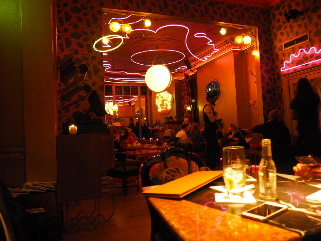 The Paloure - Frühstücksrestaurant & Bar mit Live-Musik